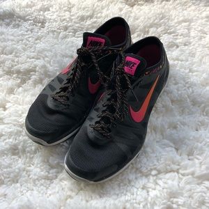 Nike flex women’s training multicolor sneaker 9.5